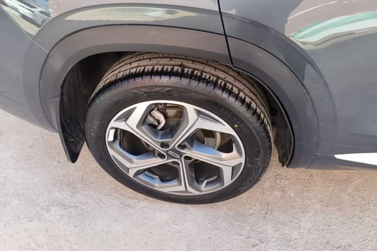 Used Geely Auto Monjaro L 2024 2.0TD DCT EVO Two-Wheel Drive Long-Range Version Right Rear Wheel Hub
