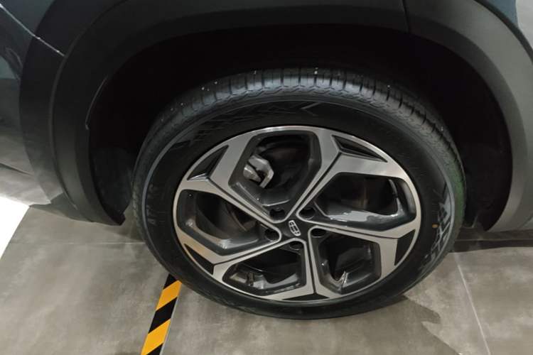 Used Geely Auto Monjaro L 2024 2.0TD DCT EVO Two-Wheel Drive Long-Range Version Right Rear Wheel Hub