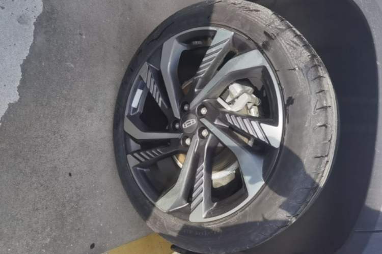 Used Geely Auto Monjaro L 2024 2.0TD High-Power Automatic Two-Wheel Drive Skyline Edition Right Rear Wheel Hub