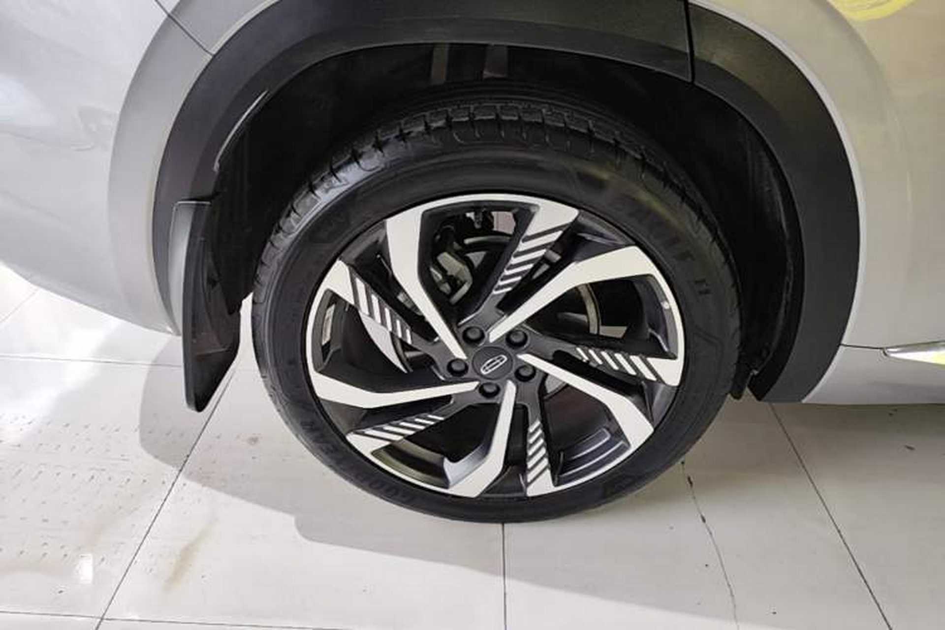 Used Geely Auto Monjaro L 2024 2.0TD High-Power Automatic Two-Wheel Drive Skyline Edition Right Rear Wheel Hub