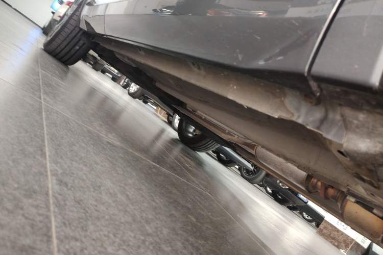 Used Geely Auto Monjaro L 2024 2.0TD High-Power Automatic Two-Wheel Drive Skyline Edition Right Side Sill