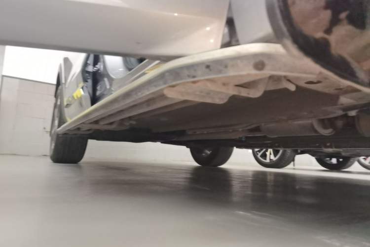 Used Geely Auto Monjaro L 2024 2.0TD High-Power Automatic Two-Wheel Drive Yunqi Version Right Side Sill