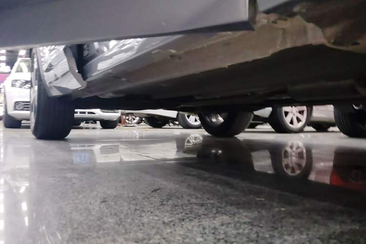 Used Geely Auto Monjaro L 2024 2.0TD High-Power Automatic Two-Wheel Drive Yunqi Version Right Side Sill
