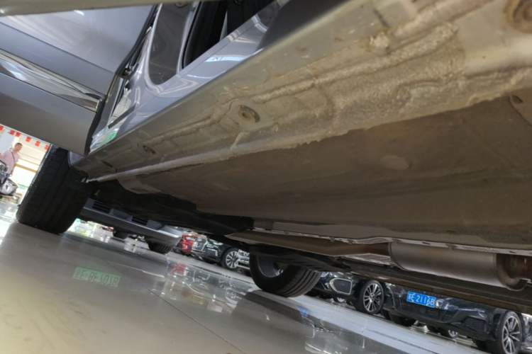 Used Geely Auto Monjaro L 2024 2.0TD High-Power Automatic Two-Wheel Drive Skyline Edition Right Side Sill