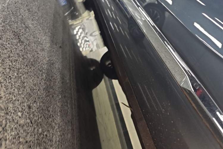 Used Geely Auto Monjaro L 2024 2.0TD High-Power Automatic Two-Wheel Drive Skyline Edition Right Side Sill