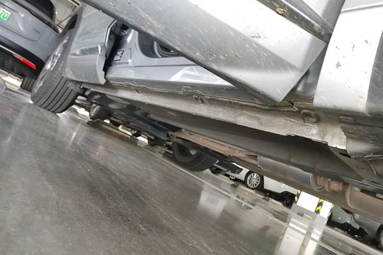 Used Geely Auto Monjaro L 2024 2.0TD High-Power Automatic Two-Wheel Drive Yunqi Version Right Side Sill