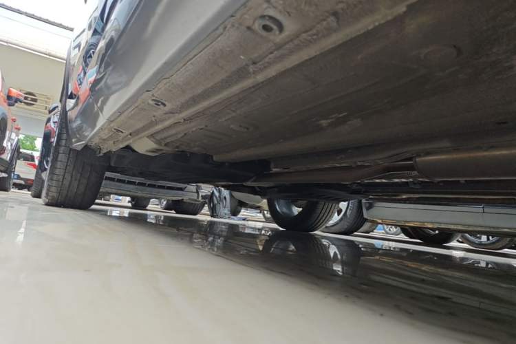 Used Geely Auto Monjaro L 2024 2.0TD High-Power Automatic Two-Wheel Drive Skyline Edition Right Side Sill