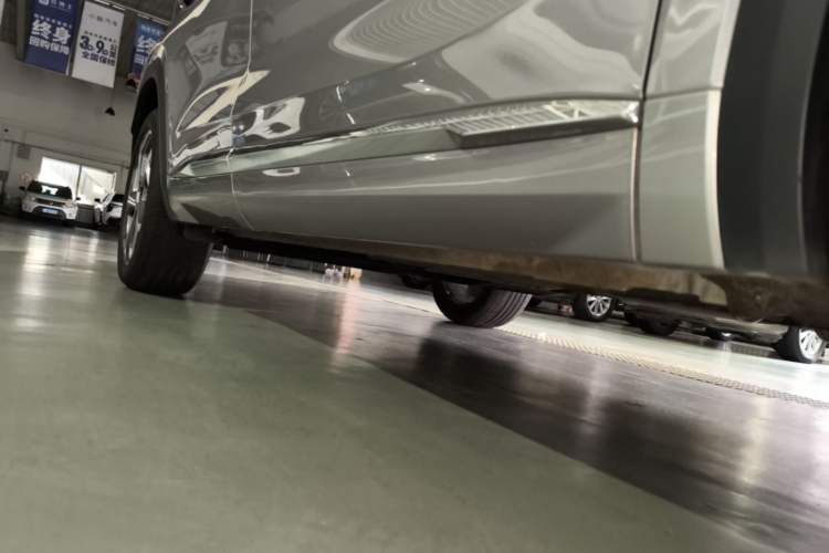 Used Geely Auto Monjaro L 2024 2.0TD High-Power Automatic Two-Wheel Drive Yunqi Version Right Side Sill
