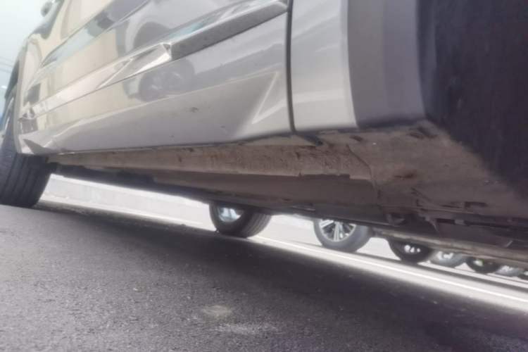 Used Geely Auto Monjaro L 2024 2.0TD DCT EVO Two-Wheel Drive Long-Range Version Right Side Sill