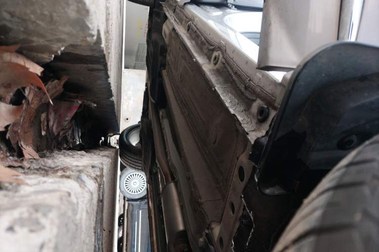 Used Geely Auto Monjaro L 2024 2.0TD DCT EVO Two-Wheel Drive Long-Range Version Right Side Sill