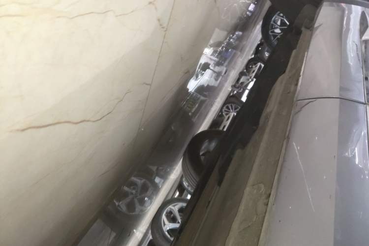 Used Geely Auto Monjaro L 2024 2.0TD High-Power Automatic Two-Wheel Drive Yunqi Version Right Side Sill