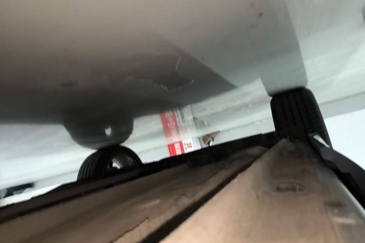 Used Geely Auto Monjaro L 2024 2.0TD High-Power Automatic Two-Wheel Drive Skyline Edition Right Side Sill