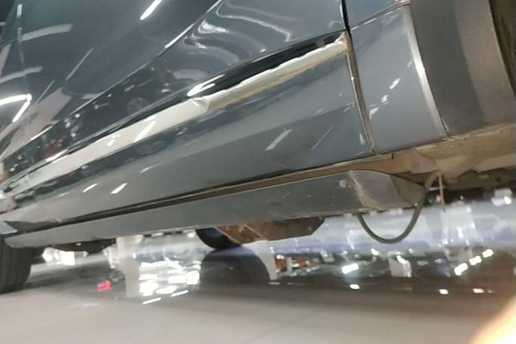 Used Geely Auto Monjaro L 2024 2.0TD High-Power Automatic Two-Wheel Drive Skyline Edition Right Side Sill
