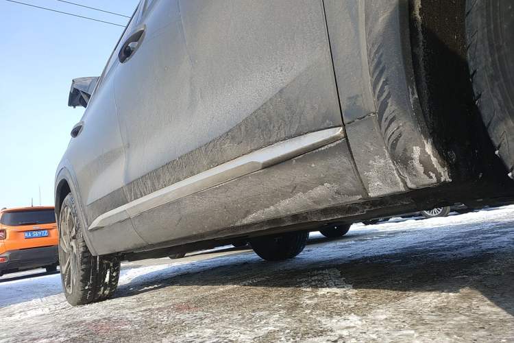 Used Geely Auto Monjaro L 2024 2.0TD High-Power Automatic Two-Wheel Drive Skyline Edition Right Side Sill