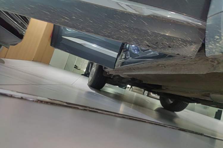 Used Geely Auto Monjaro L 2024 2.0TD High-Power Automatic Two-Wheel Drive Yunqi Version Right Side Sill