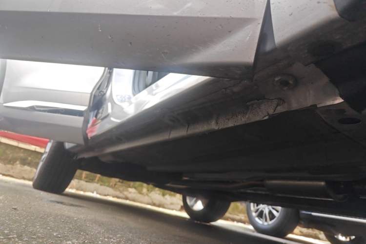 Used Geely Auto Monjaro L 2024 2.0TD High-Power Automatic Two-Wheel Drive Skyline Edition Right Side Sill