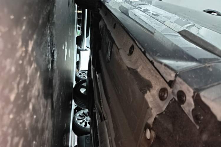 Used Geely Auto Monjaro L 2024 2.0TD High-Power Automatic Two-Wheel Drive Yunqi Version Right Side Sill