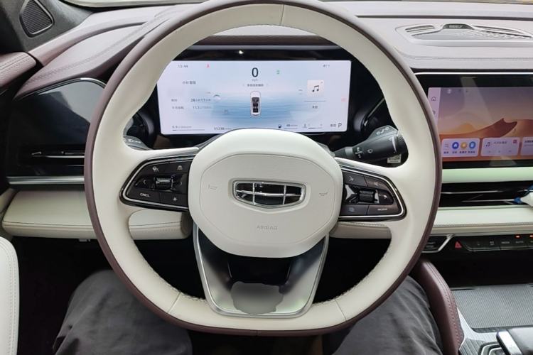 Used Geely Auto Monjaro L 2024 2.0TD High-Power Automatic Two-Wheel Drive Yunqi Version Steering Wheel