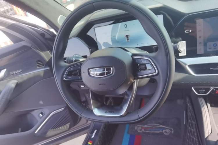 Used Geely Auto Monjaro L 2024 2.0TD High-Power Automatic Two-Wheel Drive Skyline Edition Steering Wheel