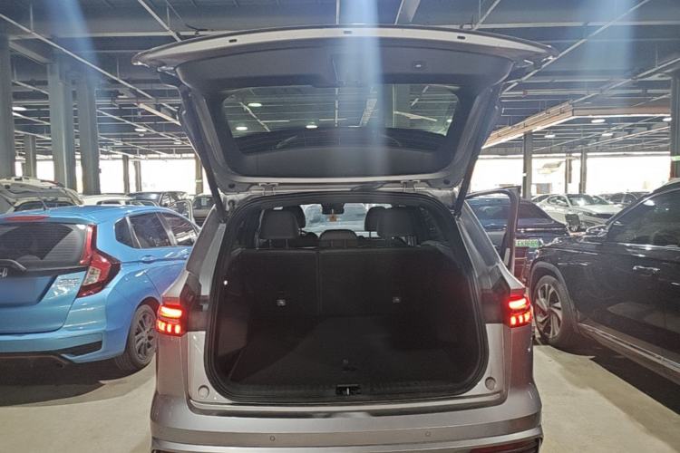 Used Geely Auto Monjaro L 2024 2.0TD High-Power Automatic Two-Wheel Drive Skyline Edition Trunk