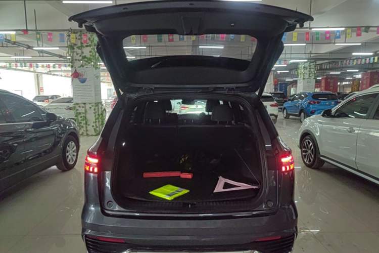 Used Geely Auto Monjaro L 2024 2.0TD DCT EVO Two-Wheel Drive Long-Range Version Trunk