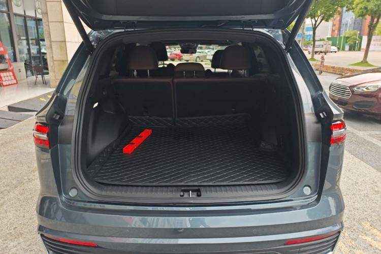 Used Geely Auto Monjaro L 2024 2.0TD High-Power Automatic Two-Wheel Drive Skyline Edition Trunk