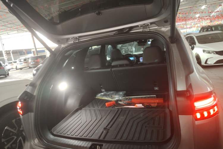 Used Geely Auto Monjaro L 2024 2.0TD DCT EVO Two-Wheel Drive Long-Range Version Trunk