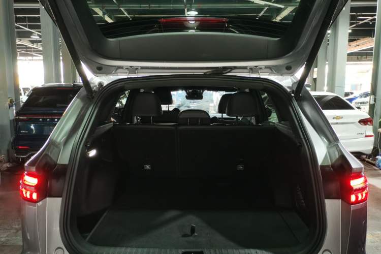 Used Geely Auto Monjaro L 2024 2.0TD High-Power Automatic Two-Wheel Drive Skyline Edition Trunk