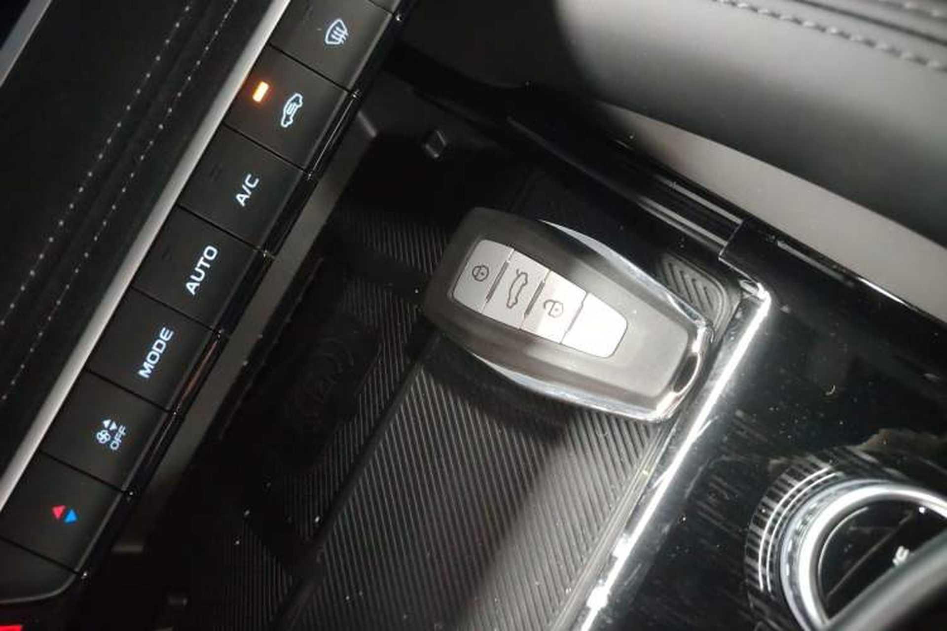 Used Geely Auto Monjaro L 2024 2.0TD High-Power Automatic Two-Wheel Drive Skyline Edition Vehicle Key