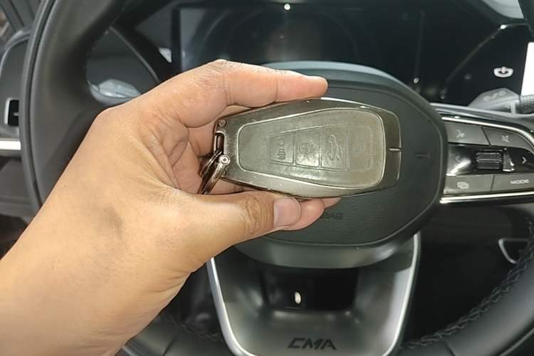 Used Geely Auto Monjaro L 2024 2.0TD High-Power Automatic Two-Wheel Drive Skyline Edition Vehicle Key