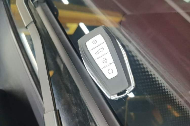 Used Geely Auto Monjaro L 2024 2.0TD High-Power Automatic Two-Wheel Drive Yunqi Version Vehicle Key