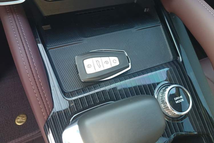 Used Geely Auto Monjaro L 2024 2.0TD High-Power Automatic Two-Wheel Drive Yunqi Version Vehicle Key