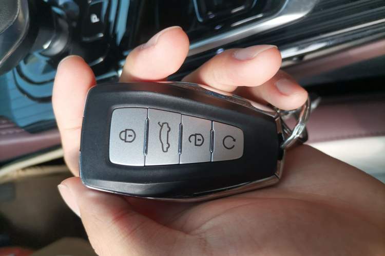 Used Geely Auto Monjaro L 2024 2.0TD High-Power Automatic Two-Wheel Drive Yunqi Version Vehicle Key