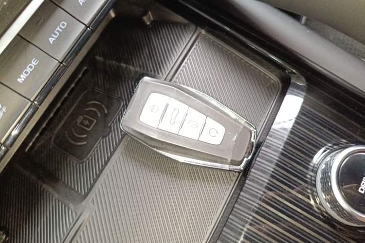 Used Geely Auto Monjaro L 2024 2.0TD High-Power Automatic Two-Wheel Drive Skyline Edition Vehicle Key