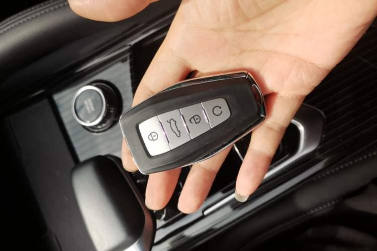 Used Geely Auto Monjaro L 2024 2.0TD High-Power Automatic Two-Wheel Drive Skyline Edition Vehicle Key