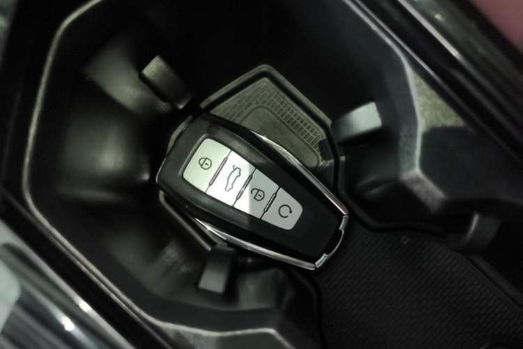 Used Geely Auto Monjaro L 2024 2.0TD High-Power Automatic Two-Wheel Drive Yunqi Version Vehicle Key