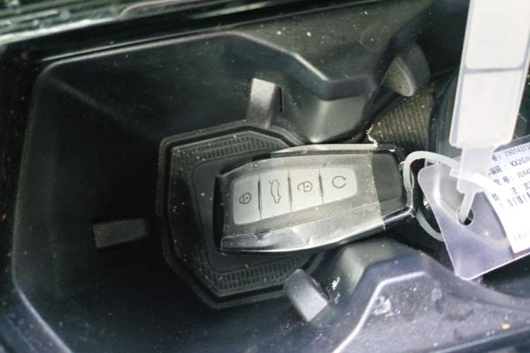 Used Geely Auto Monjaro L 2024 2.0TD DCT EVO Two-Wheel Drive Long-Range Version Vehicle Key