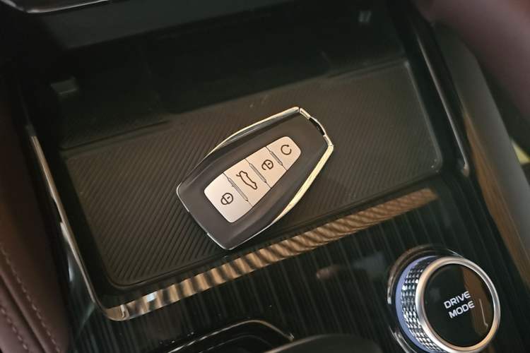 Used Geely Auto Monjaro L 2024 2.0TD High-Power Automatic Two-Wheel Drive Yunqi Version Vehicle Key