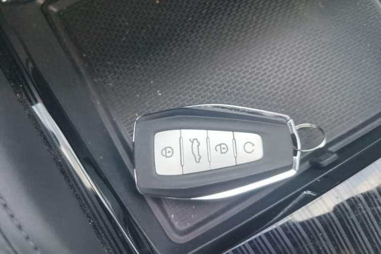 Used Geely Auto Monjaro L 2024 2.0TD DCT EVO Two-Wheel Drive Long-Range Version Vehicle Key