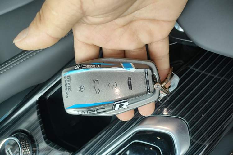Used Geely Auto Monjaro L 2024 2.0TD DCT EVO Two-Wheel Drive Long-Range Version Vehicle Key