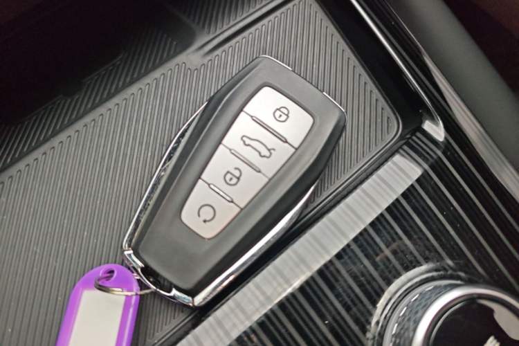 Used Geely Auto Monjaro L 2024 2.0TD High-Power Automatic Two-Wheel Drive Skyline Edition Vehicle Key