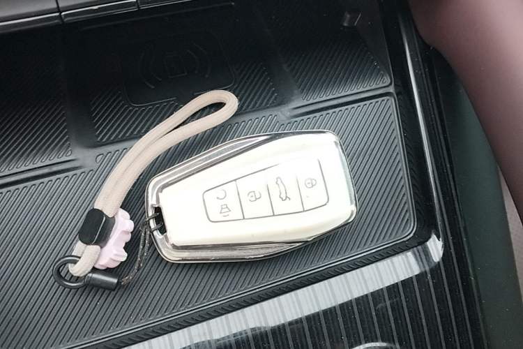 Used Geely Auto Monjaro L 2024 2.0TD High-Power Automatic Two-Wheel Drive Yunqi Version Vehicle Key