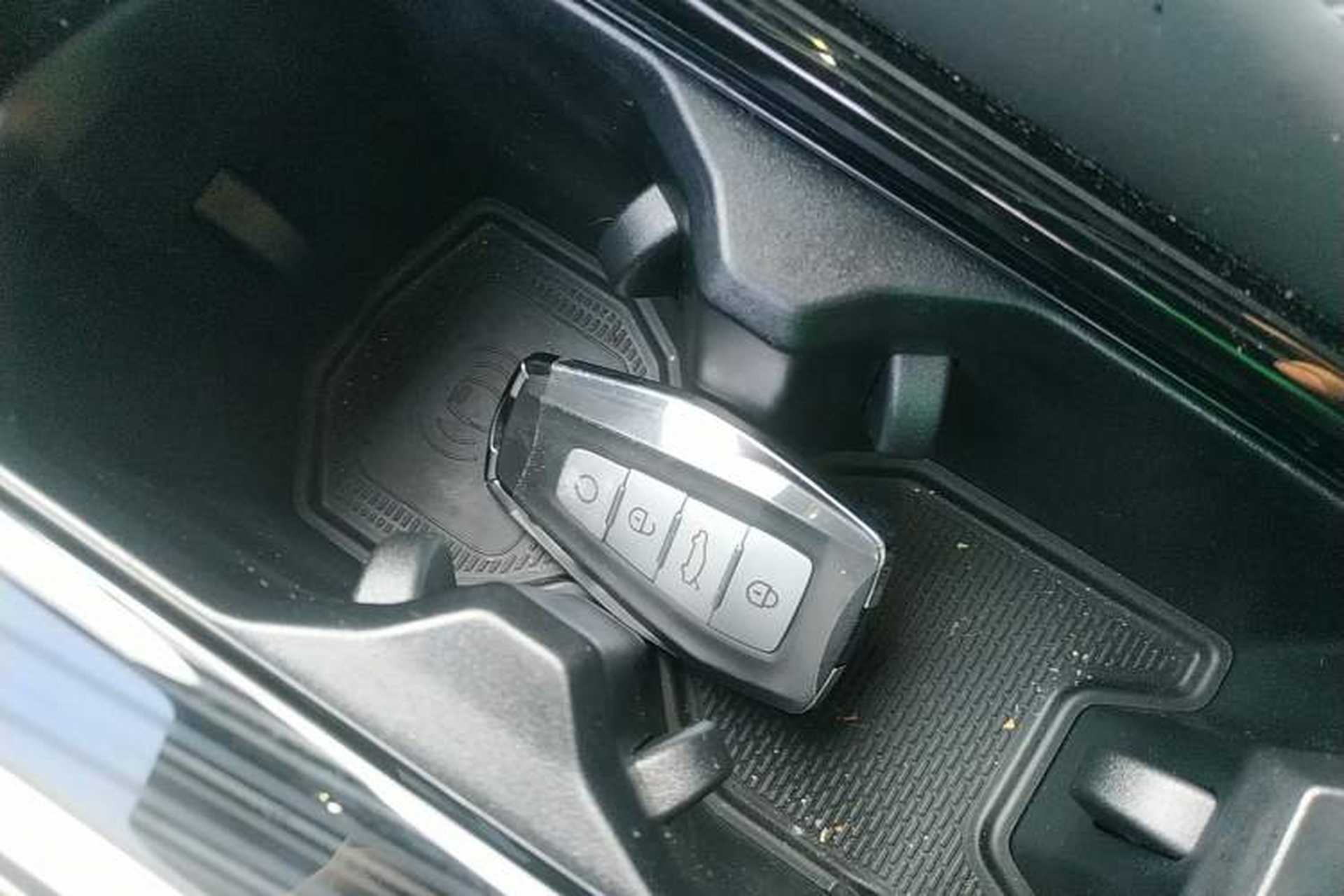 Used Geely Auto Monjaro L 2024 2.0TD High-Power Automatic Two-Wheel Drive Skyline Edition Vehicle Key