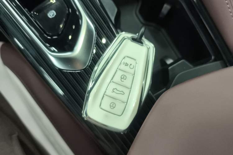 Used Geely Auto Monjaro L 2024 2.0TD High-Power Automatic Two-Wheel Drive Yunqi Version Vehicle Key