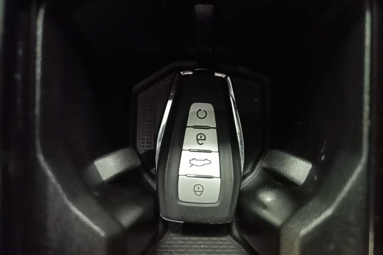 Used Geely Auto Monjaro L 2024 2.0TD High-Power Automatic Two-Wheel Drive Skyline Edition Vehicle Key