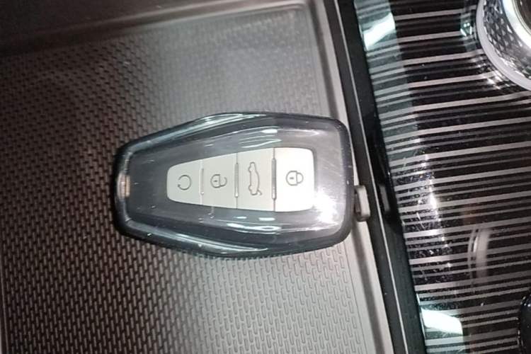 Used Geely Auto Monjaro L 2024 2.0TD DCT EVO Two-Wheel Drive Long-Range Version Vehicle Key