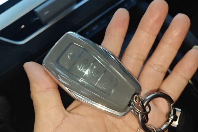 Used Geely Auto Monjaro L 2024 2.0TD High-Power Automatic Two-Wheel Drive Skyline Edition Vehicle Key