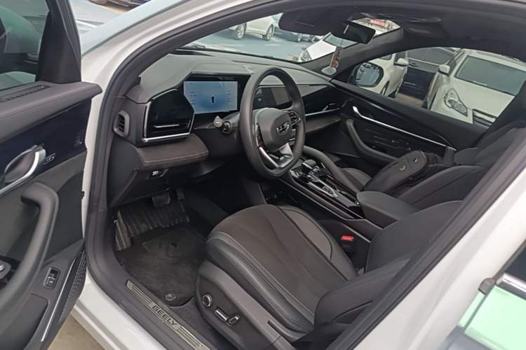 Used Geely Auto Monjaro L 2024 2.0TD High-Power Automatic Two-Wheel Drive Skyline Edition Driver Seat