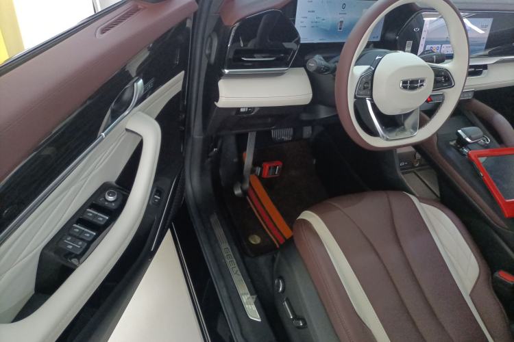 Used Geely Auto Monjaro L 2024 2.0TD High-Power Automatic Two-Wheel Drive Yunqi Version Driver Seat