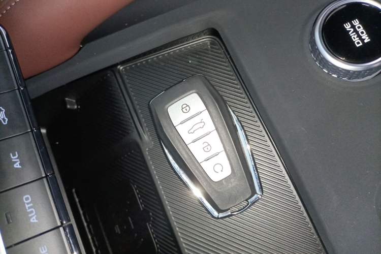Used Geely Auto Monjaro L 2024 2.0TD High-Power Automatic Two-Wheel Drive Yunqi Version Interior 1